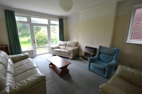 5 bedroom detached house to rent, Victoria Park Road, Leicester