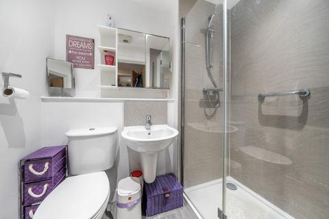 10 Nicholls Close, Caterham, CR3 5XP