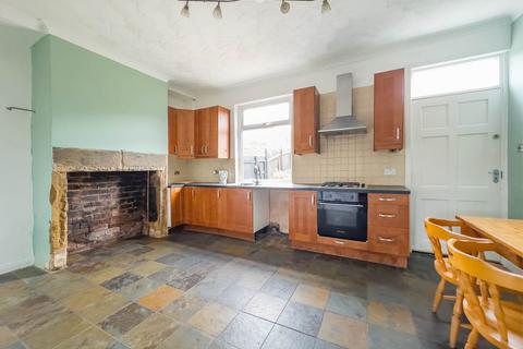 3 bedroom terraced house for sale, Bradford Road, Batley