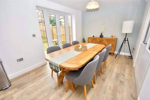 4 bedroom detached house for sale, Elder Close, Leeds, West Yorkshire