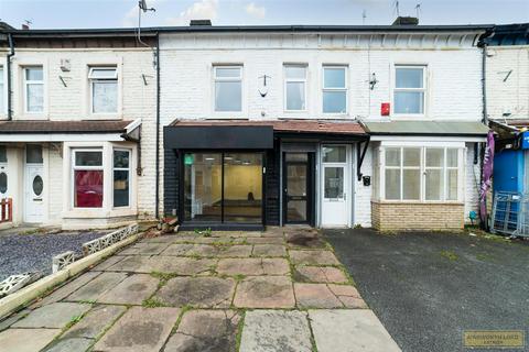 Property to rent, Blackburn Road, Darwen