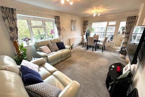 3 bedroom apartment for sale, Field Road, Feltham