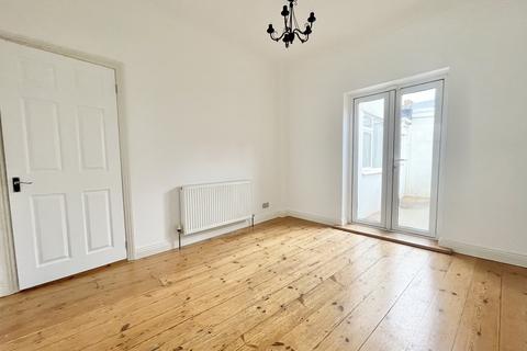 17 Cowick Road, Exeter, EX2 9BE