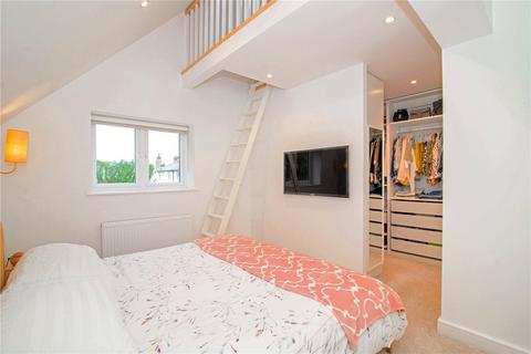 94 Connaught Road, Teddington, TW11 0QH