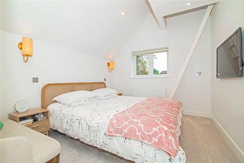 94 Connaught Road, Teddington, TW11 0QH