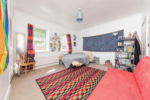 3 bedroom house for sale, Newport Road, Aldershot GU12