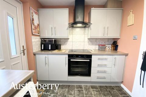 2 bedroom semi-detached house for sale, Silsden Grove, Stoke-On-Trent ST3