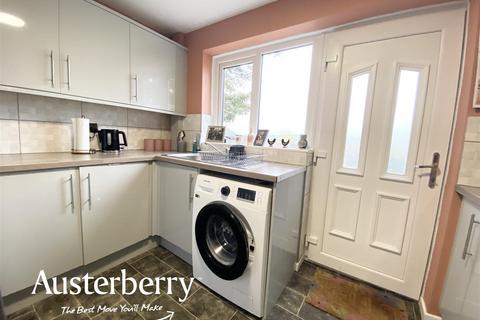 2 bedroom semi-detached house for sale, Silsden Grove, Stoke-On-Trent ST3