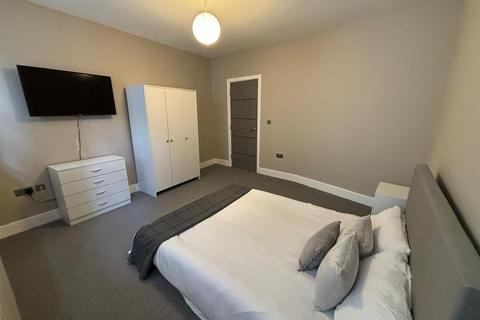 1 bedroom flat to rent, Bedford Chambers