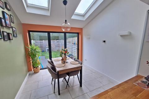 2 bedroom end of terrace house for sale, Brookend Drive, Barton-Le-Clay, MK45 4SQ