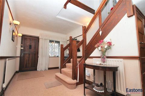 8 Copley Way, Tadworth, KT20 5QS