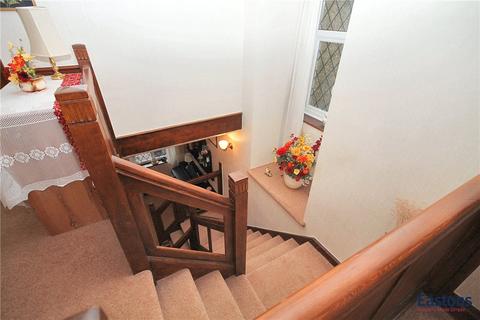 8 Copley Way, Tadworth, KT20 5QS