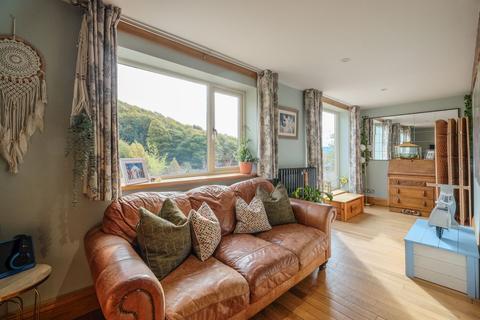 4 bedroom cottage for sale, Park Lane, Southowram HX3