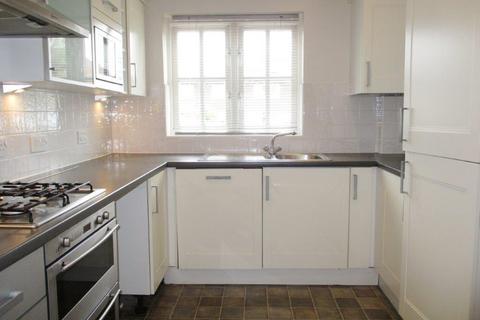 3 bedroom terraced house to rent, Sandwich Road, Canterbury CT3