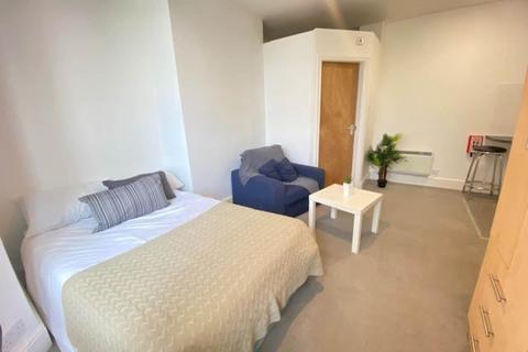 1 bedroom flat to rent, Somerset Road, Huddersfield HD5