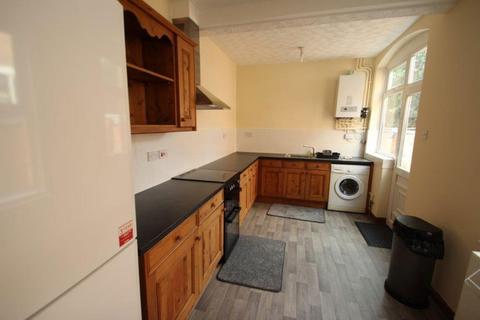 4 bedroom terraced house to rent, Howard Road, Leicester