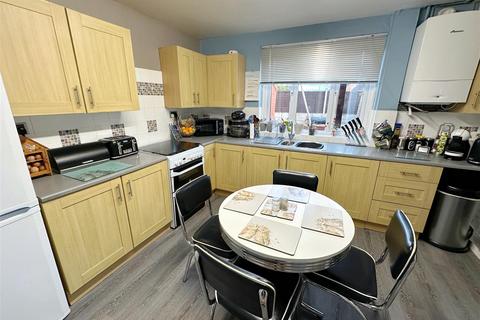 16 Crompton Avenue, Bidford On Avon, Alcester, B50 4DG