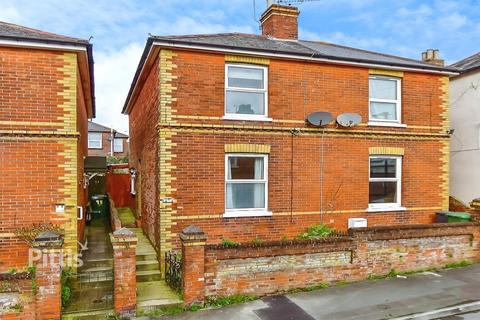 2 bedroom semi-detached house to rent, Daniel Street Ryde PO33