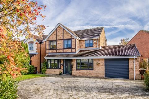 4 bedroom detached house for sale, Cherrytree Close, Pontefract WF9