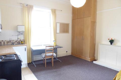 1 bedroom flat to rent, Trinity Street, Huddersfield HD1