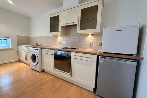 3 bedroom flat for sale, Sugar Mill Square, Salford, Greater Manchester, M5 5EB