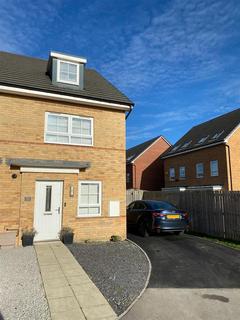 3 bedroom semi-detached house for sale, Waterton Close, Methley, Leeds