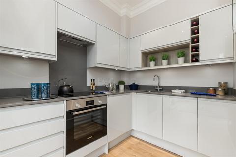 1 bedroom flat to rent, Upper Richmond Road, Putney