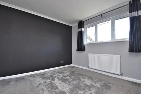 3 bedroom terraced house to rent, Hampshire Close Walderslade ME5