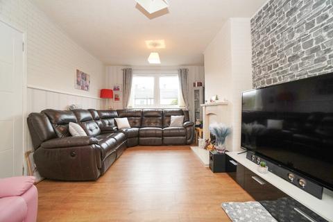 3 bedroom flat for sale, Collins Street, Faifley