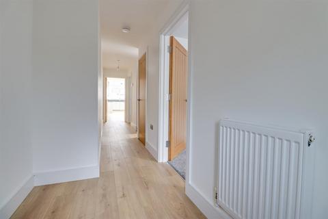 2 bedroom apartment for sale, St. Benets Road, Southend-On-Sea SS2