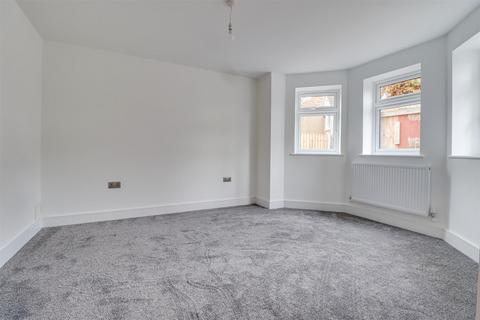 2 bedroom apartment for sale, St. Benets Road, Southend-On-Sea SS2