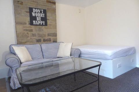 1 bedroom flat to rent, Trinity Street, Huddersfield HD1