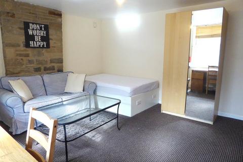 1 bedroom flat to rent, Trinity Street, Huddersfield HD1