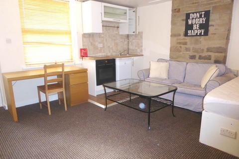 1 bedroom flat to rent, Trinity Street, Huddersfield HD1