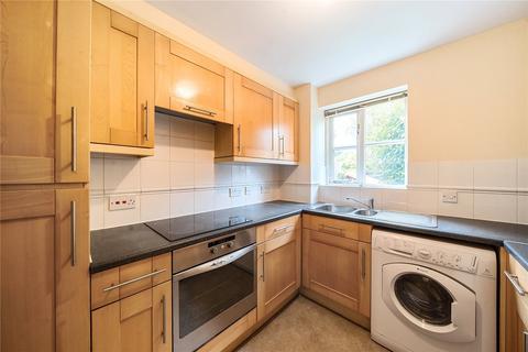 2 bedroom flat to rent, Arthur Road, Surrey GU9