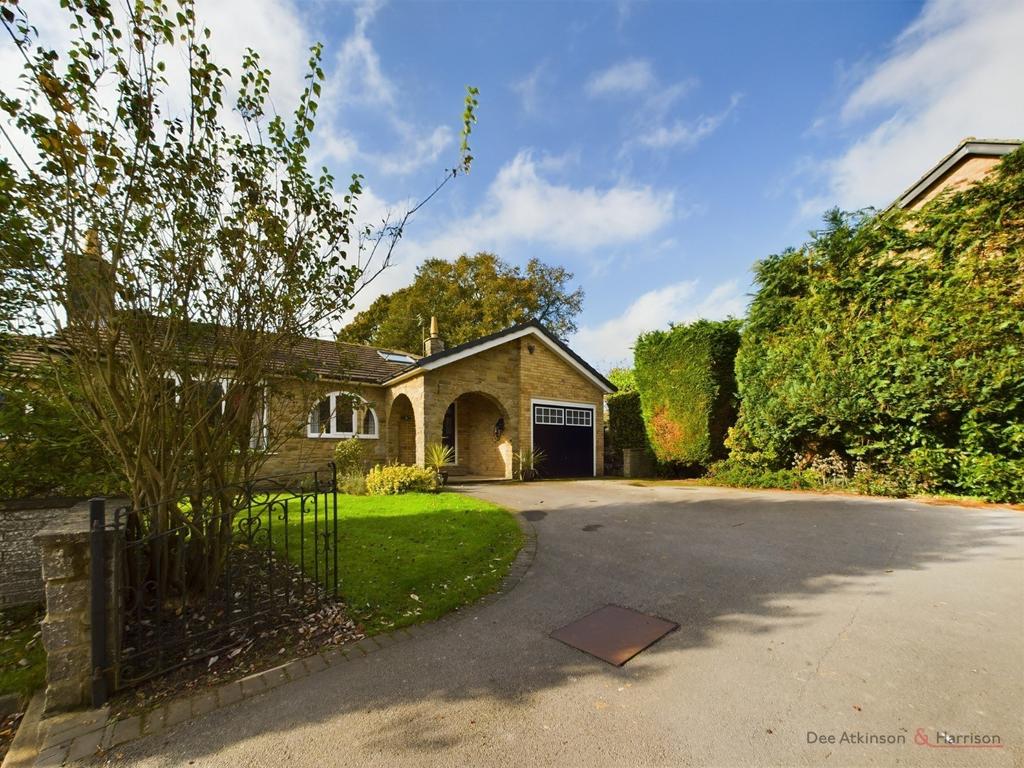 3 Bedroom Detached Bungalow  For Sale