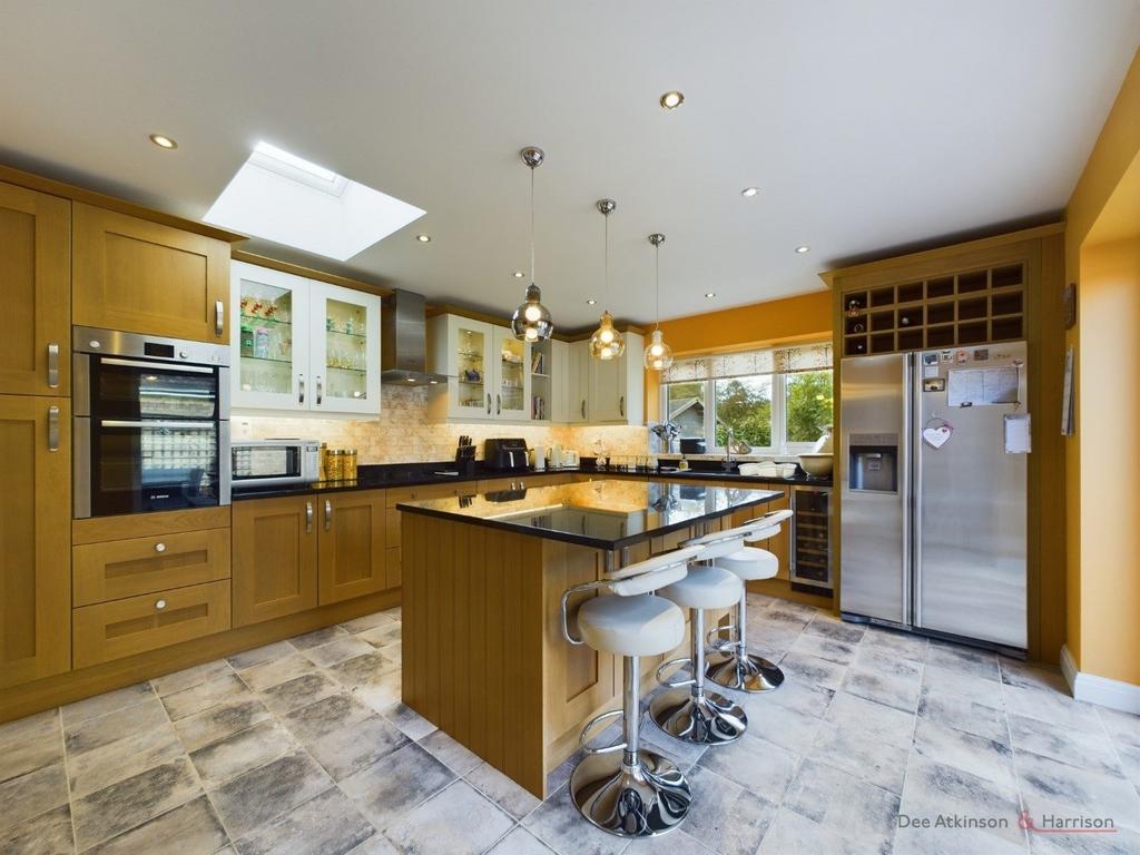 Kitchen/Breakfast Area