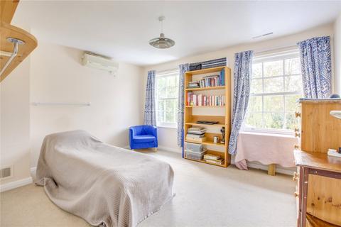 6 Copperfields, Beaconsfield, HP9 2NS