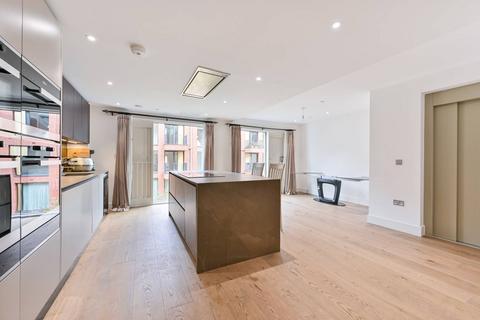 4 bedroom flat for sale, Central Avenue, Fulham, London, SW6