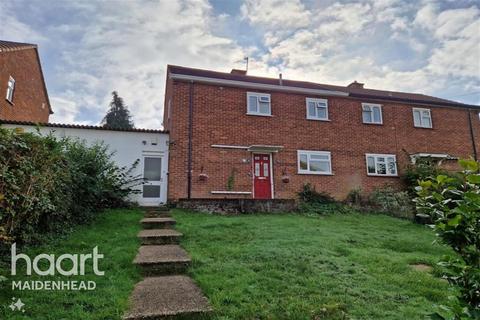 3 bedroom semi-detached house to rent, Larchfield Road, Available now!