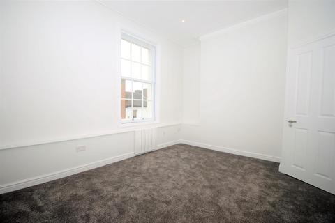 2 bedroom flat to rent, Park Street, Leamington Spa