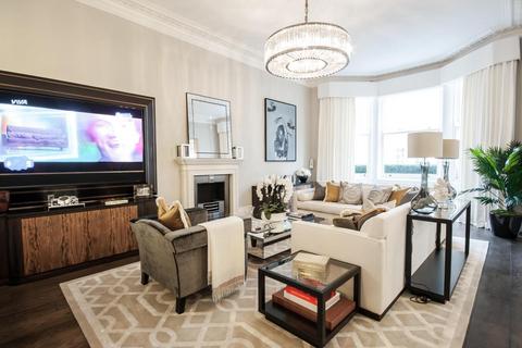 4 bedroom flat for sale, DE VERE GARDENS, LONDON W8