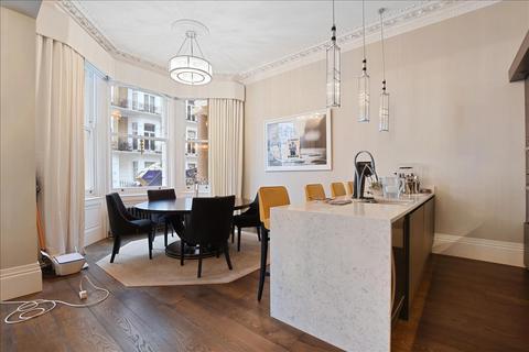 4 bedroom flat for sale, DE VERE GARDENS, LONDON W8