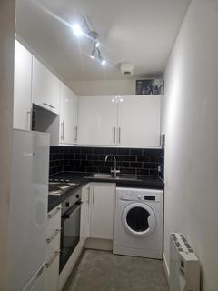 1 bedroom flat to rent, Gullans Close, Edinburgh EH8