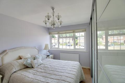 21 Decies Way, Stoke Poges, Slough, SL2 4EF