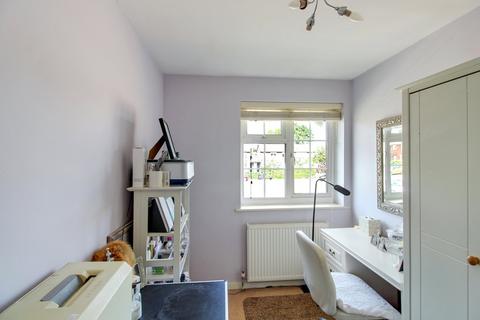 21 Decies Way, Stoke Poges, Slough, SL2 4EF