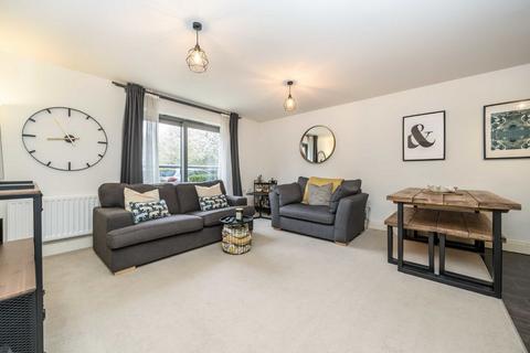 2 bedroom flat for sale, St. Georges Grove, London SW17