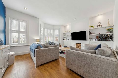 2 bedroom flat for sale, Earlsfield Road, London SW18