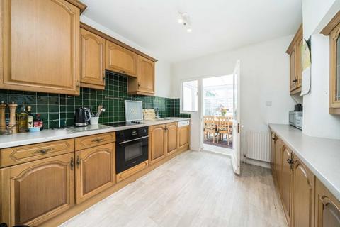 1 bedroom flat for sale, Twilley Street, London SW18