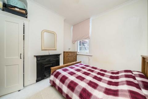 1 bedroom flat for sale, Twilley Street, London SW18